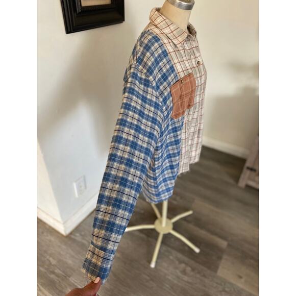 New! Papermoon Woman's Blue Plaid Flannel Button Down Long sleeve Medium - Picture 3 of 7